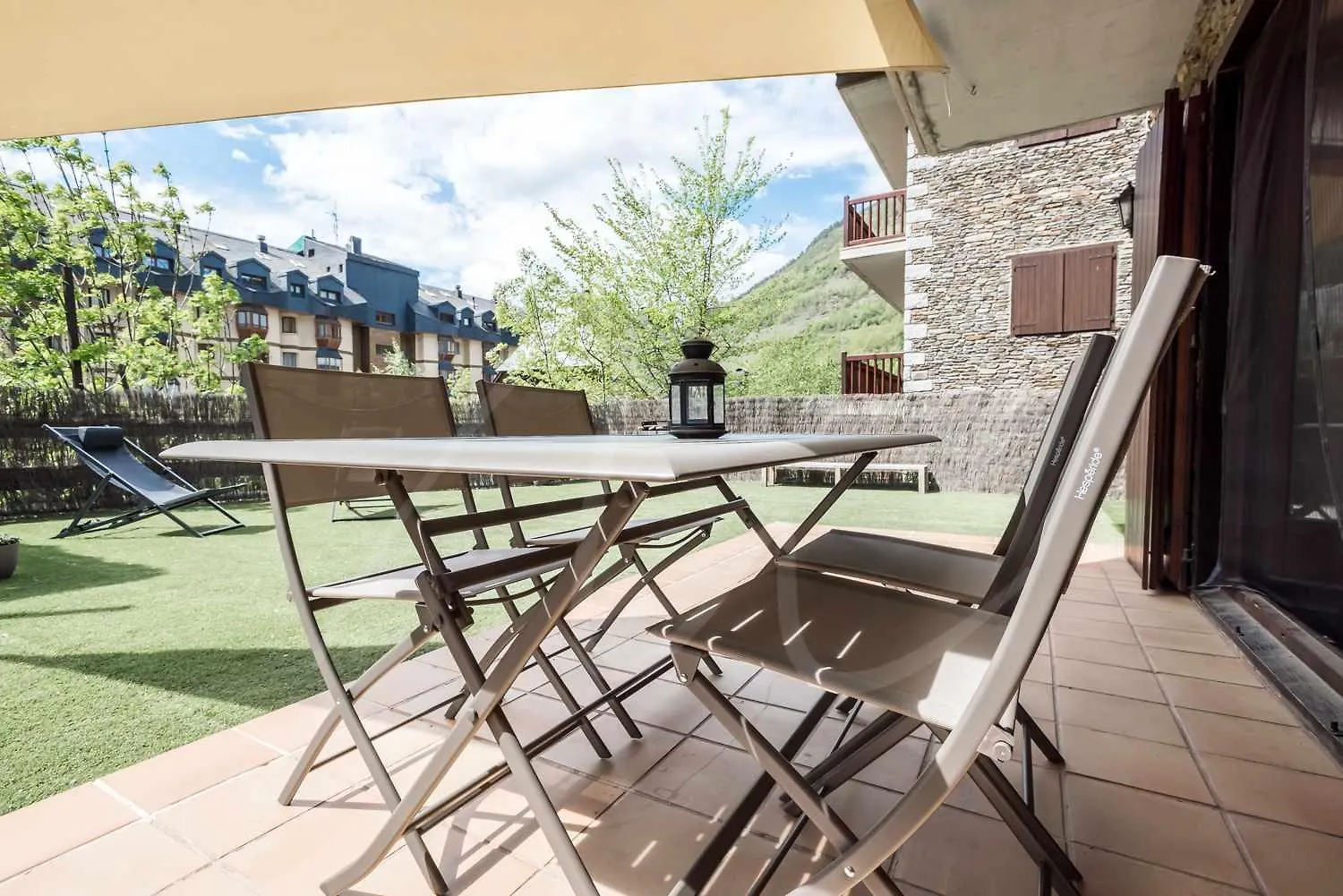 Prat Deth Pas By Seamount Rentals Betren Apartment